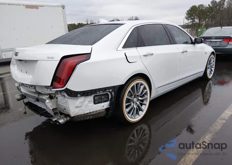 2017 Cadillac Ct6 Luxury z USA, uszkodzony, nr VIN 1G6KD5RS3HU141828